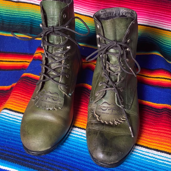 Emerald green lace up western boot! - Picture 2 of 3